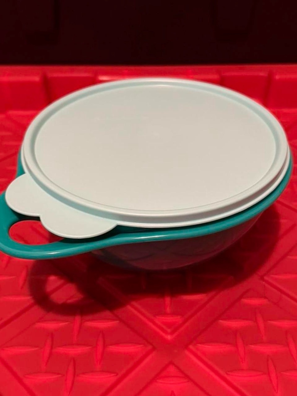 Tupperware Teal Bowl with White Lid